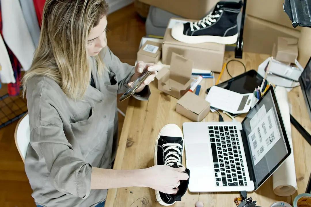high profit margin small business idea - dropshipping store setup with minimal overhead